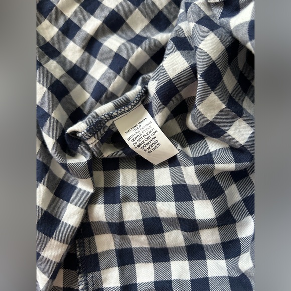 Vineyard Vines | White and Navy Long Sleeve Button Up | Size 00 - Picture 9 of 10